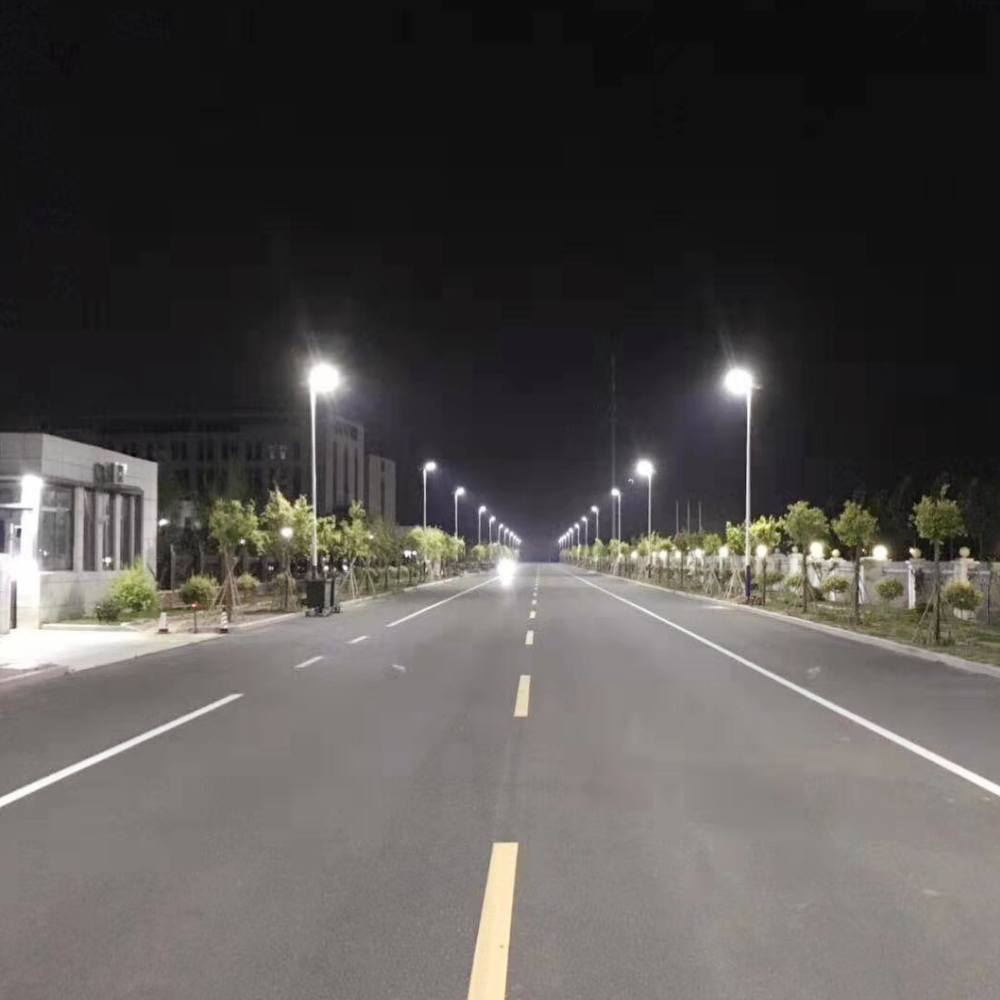 Farola solar autolimpiante | Luz solar LED de calle